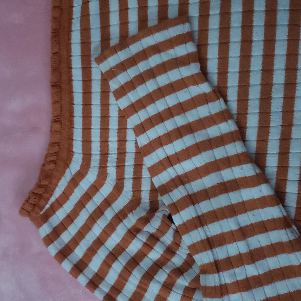 CropTop - Picture 2 of 4